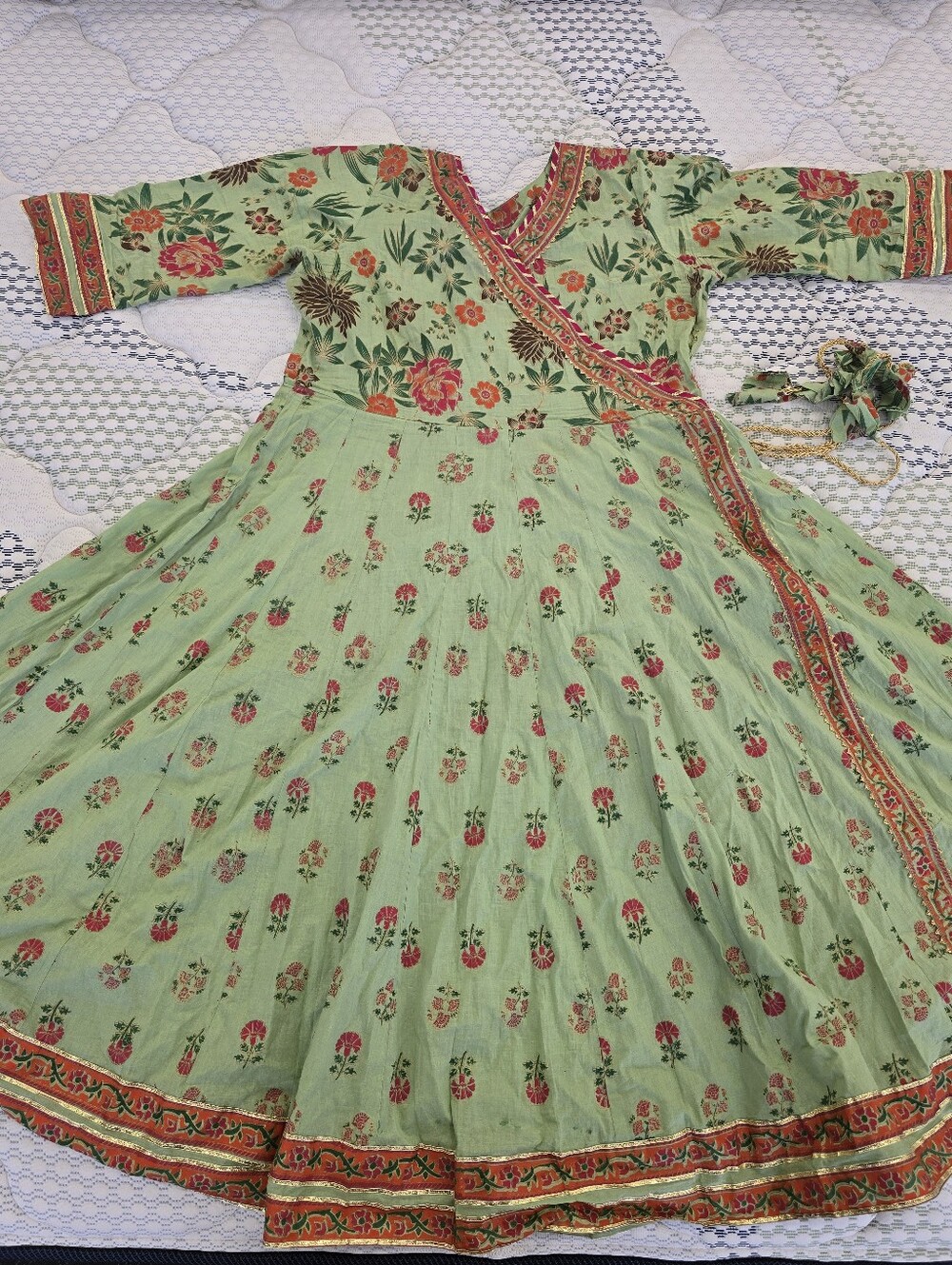 Women's Green Floral Wrap Dress with Red & Orange Accents - 3 Piece Suit Size 46